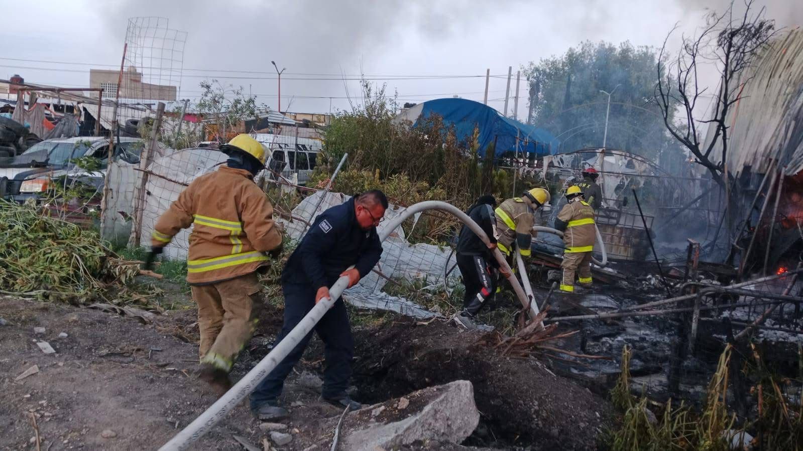 Más de 60 mil litros de agua han sido utilizados para controlar el incendio en Tizayuca