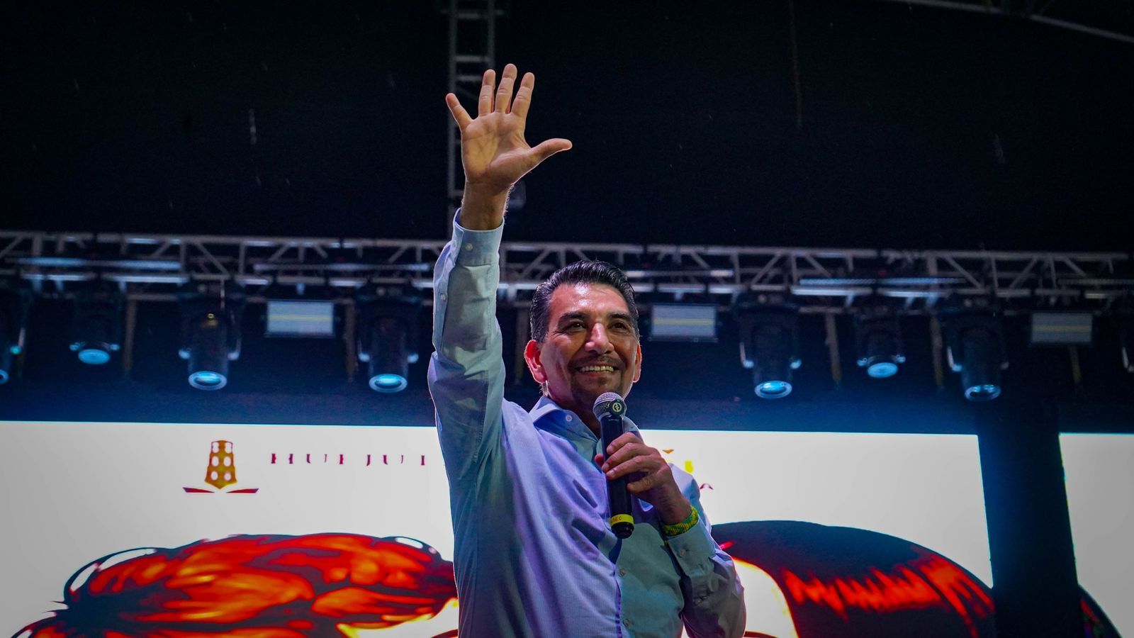 El evento, organizado por el gobierno municipal en coordinación con el sistema DIF local, fue encabezado por el presidente, Alfredo San Román Duval