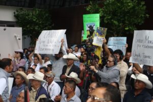 Uno de los momentos más comentados del foro sobre tauromaquia en Hidalgo fue cuando un participante aseguró que gallos y gallinas provienen de los dinosaurios