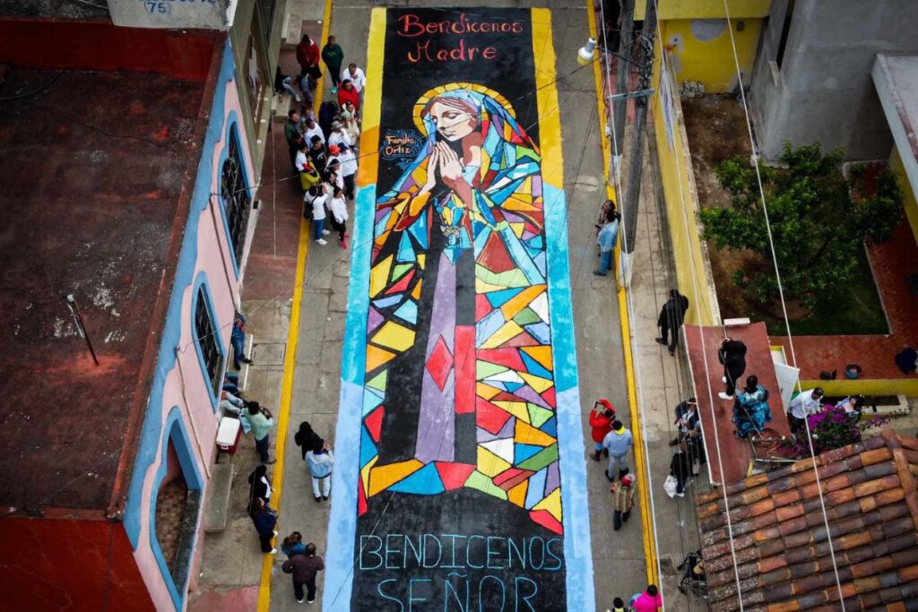 Acaxochitlán ya celebra a su santo patrono con devoción y sus tradicionales tapetes
