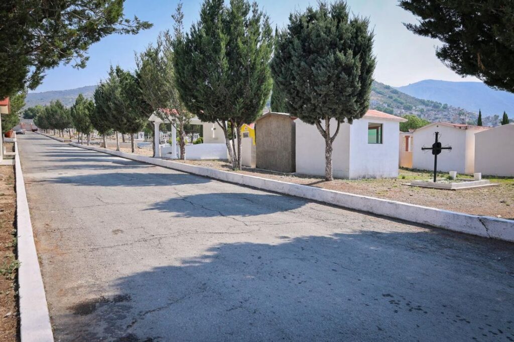 Despliega Pachuca operativo en el panteón municipal por el Día de las Madres