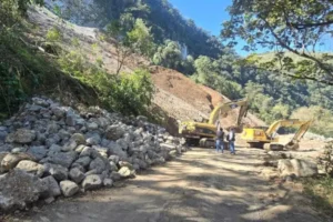 Municipios de la Huasteca hidalguense y la Sierra podrán contratar créditos para reconstruir infraestructura afectada por deslaves, interrupciones carreteras y daños en sistemas de agua potable