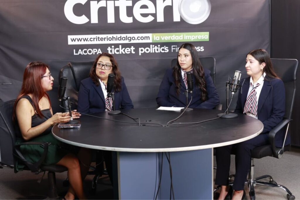 Egresadas de la UCLAH relatan su experiencia frente a clases: 