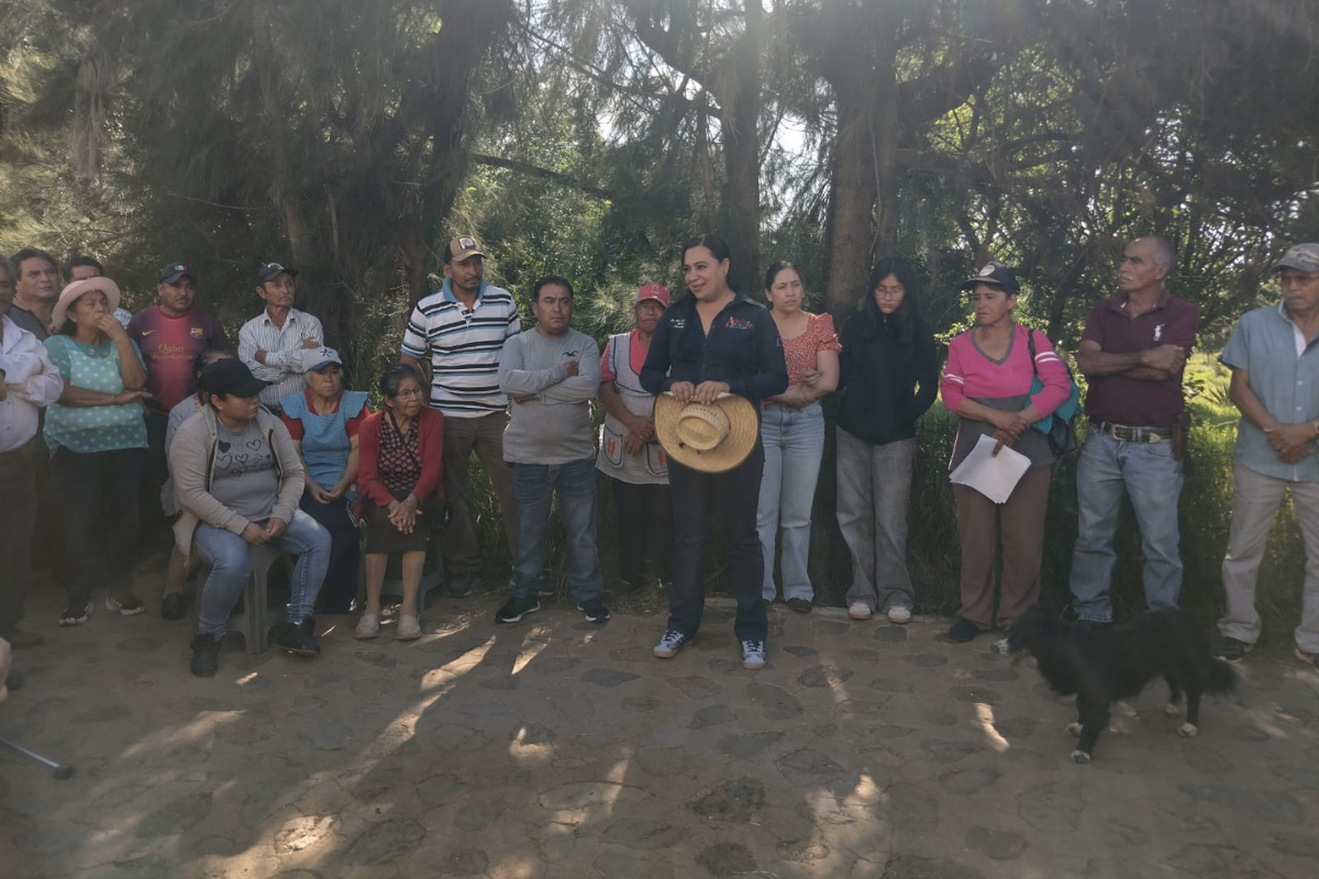 Las fallas en el suministro de agua se abordaron en una reunión de pobladores con autoridades de Atotonilco el Grande | Foto: Martha Sáenz