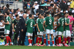 La expulsión de César Montes preocupa al cuerpo técnico de México, ya que el defensor será baja para el siguiente partido de la fase de grupos