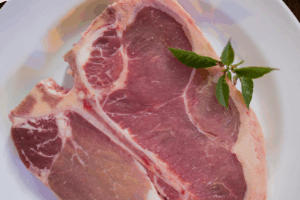 El conocimiento técnico de la industria cárnica ha sido uno de los pilares que distinguen la propuesta gastronómica de Alex Steak