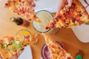 Aldi Pizza no compite por precio ni por tendencia; compite por consistencia, demostrando que la permanencia en el mercado se construye con decisiones firmes y calidad sostenida