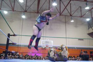 La combinación de fuerza y movilidad distingue al luchador tulancinguense.