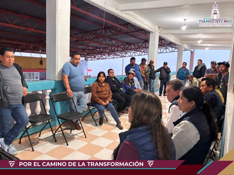 Habitantes de Santa Mónica exponen necesidades ante el gobierno de Tianguistengo.