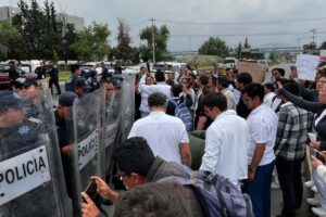 Uno de los policías señalados fue separado de su cargo, informó Seguridad Pública estatal.