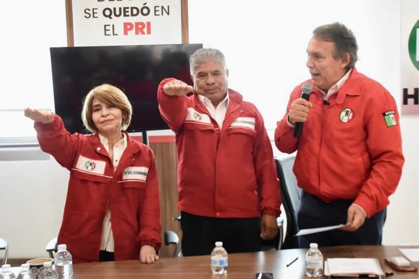 Reunión de la dirigencia priista en Hidalgo con motivo del cambio de mando.