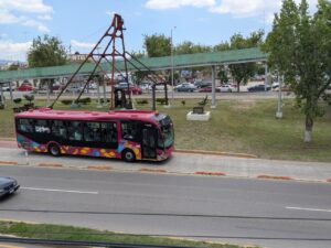 La frecuencia de paso en estaciones mejoró durante los primeros días de operación de las nuevas unidades