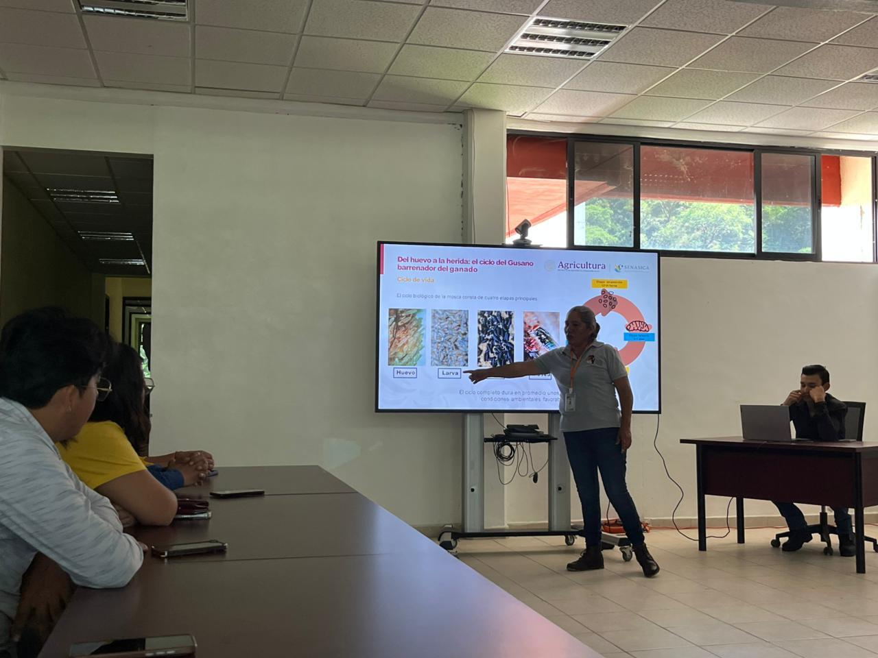 El subsecretario de Educación Media Superior y Superior, Daniel Fragoso Torres, inauguró las actividades de este foro y participó en un panel de expertos