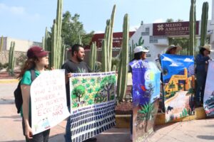 Contingente avanzó sobre el bulevar Colosio para exigir protección ambiental