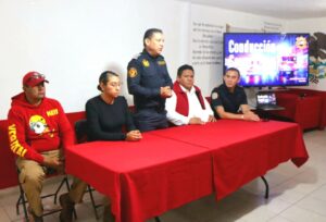 Durante el curso se abordaron temas relacionados con el manejo seguro de vehículos, el cuidado del parque vehicular y la importancia de reducir riesgos para el personal que diariamente participa en atención de emergencias