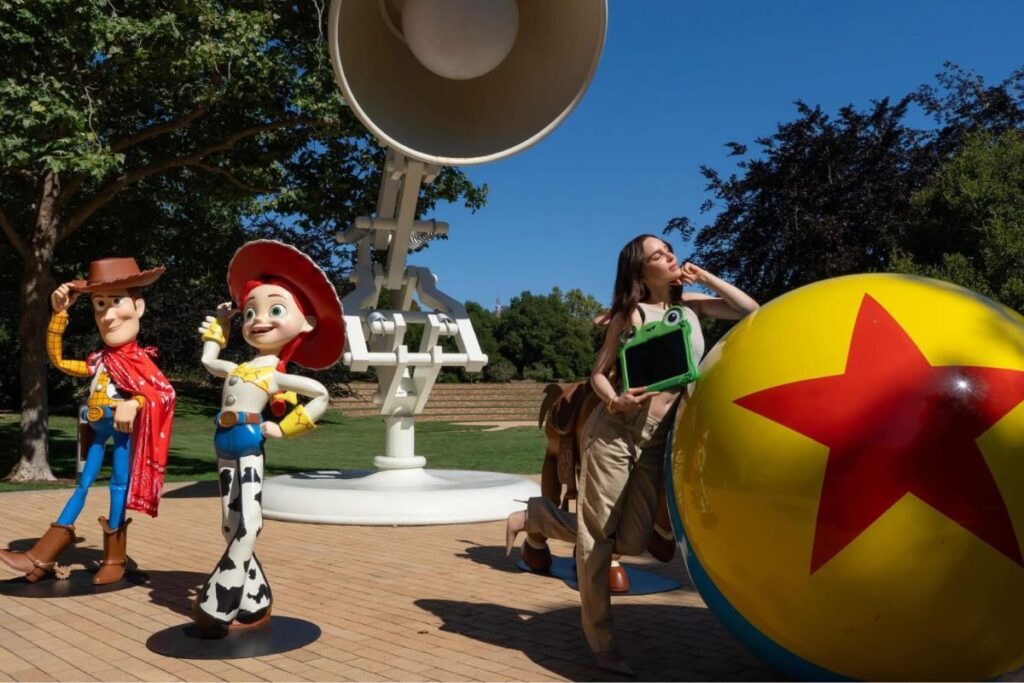 Belinda y Bad Bunny se unen al doblaje latino de Toy Story 5; ¿qué personajes interpretarán?