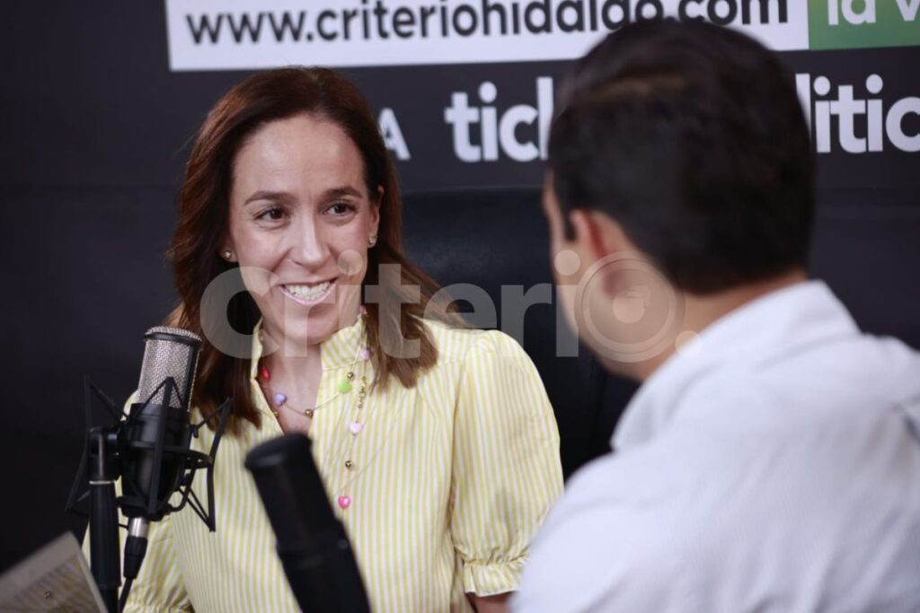 Elena Carballal Ogando, presidenta de la Canirac Hidalgo, durante entrevista en el programa A criterio de...
