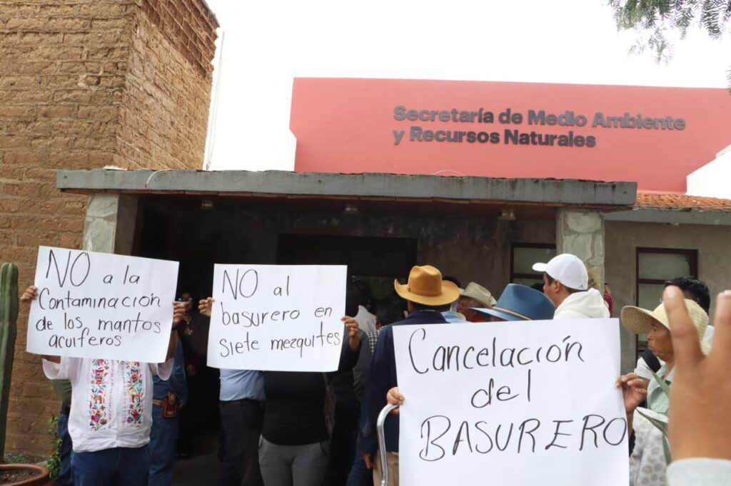 El pasado 17 de junio, habitantes de Tezontepec de Aldama se manifestaron en contra del nuevo relleno sanitario de Tula | Foto: Saúl Hernández