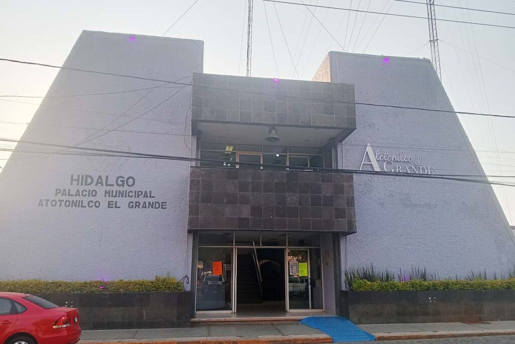 Integrantes del Cabildo de Atotonilco el Grande presenta una amplia diversidad académica, que va desde estudios de primaria hasta maestría | Foto: Archivo