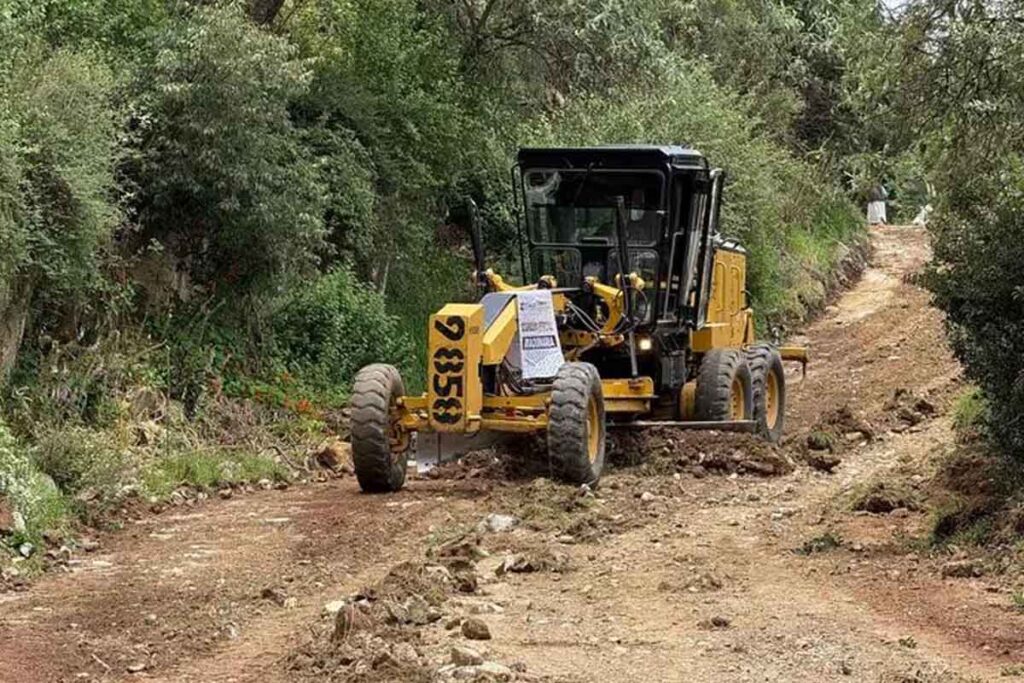Tres caminos en las localidades Tezoantla, San Pedro y Escobar los que buscan reparar | Foto: Especial
