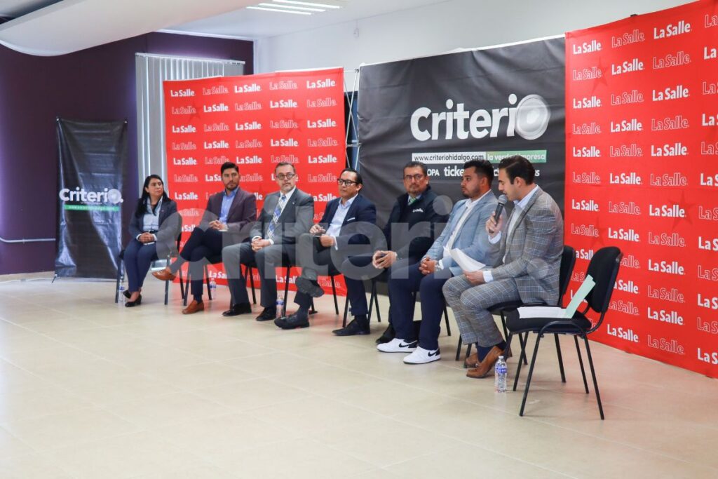 Directivos y rectores de instituciones de educación superior de Hidalgo durante el foro organizado por Criterio