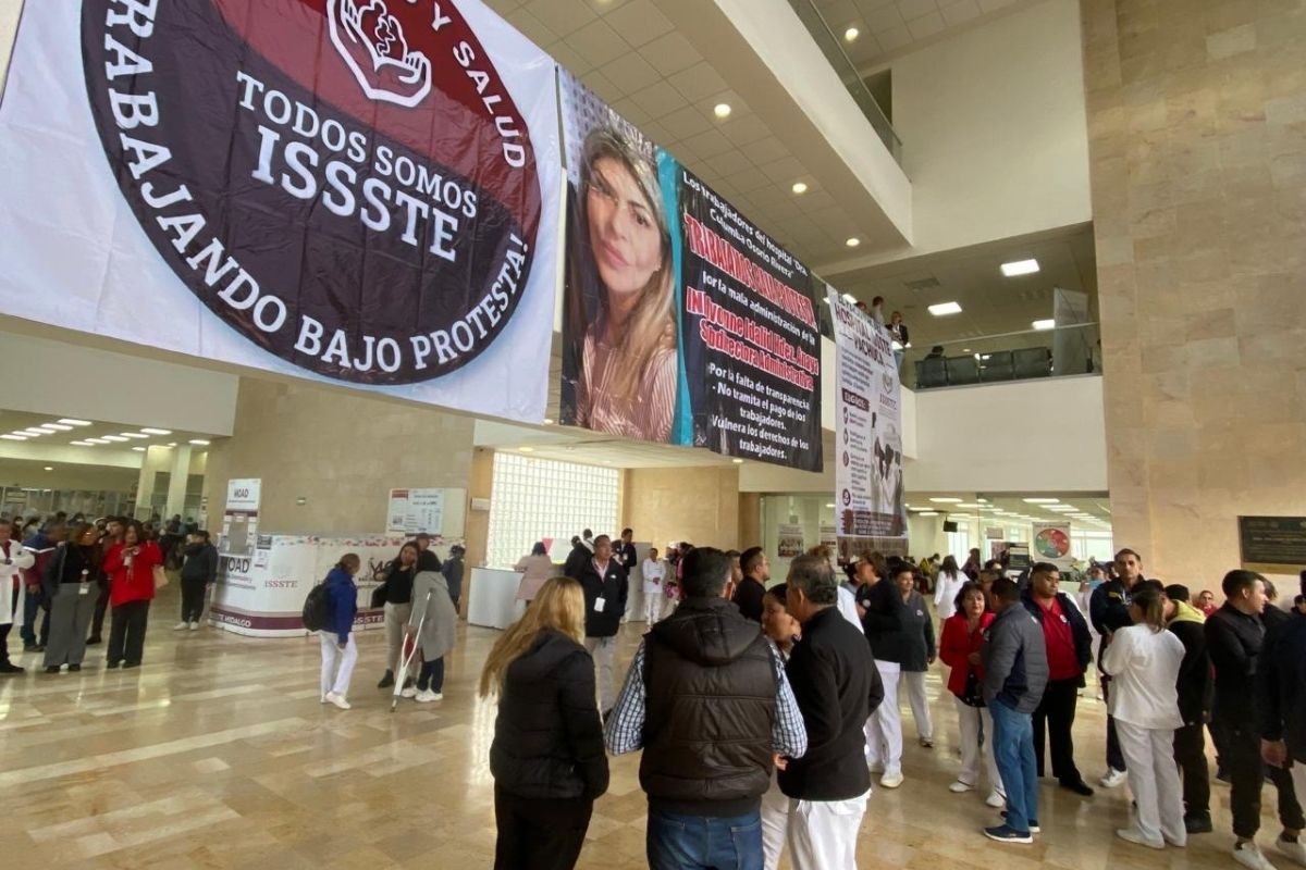 Personal médico y de enfermería del ISSSTE Pachuca mantiene protestas por pagos atrasados y exige cambios administrativos; descartan bloquear vialidades