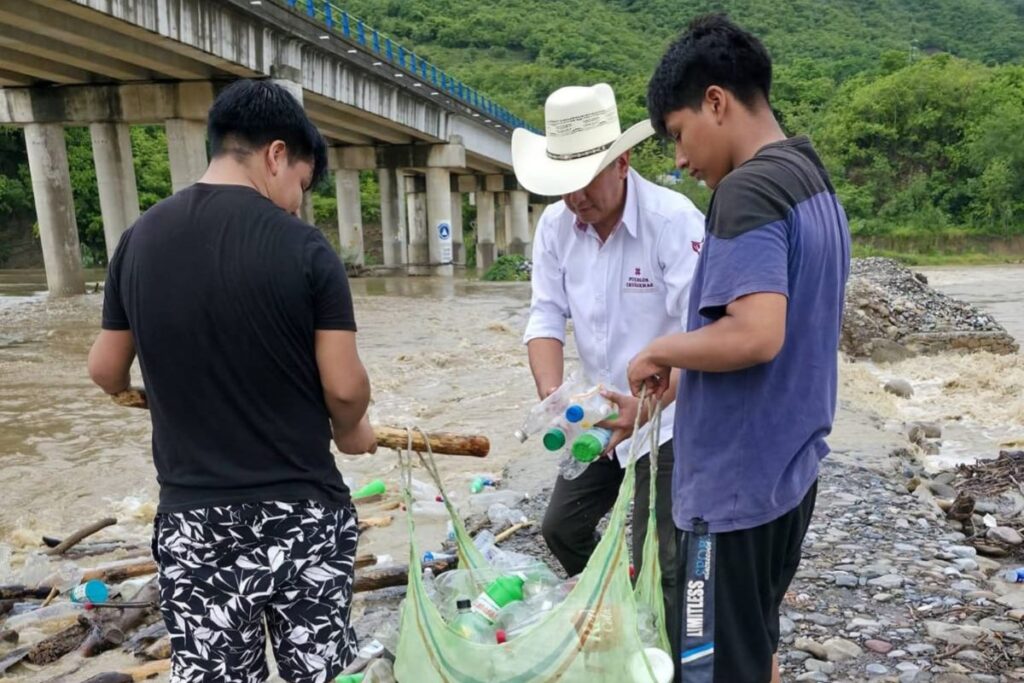 Pescadores de la Huasteca denuncian crisis por basura en ríos; hallan plástico en fauna