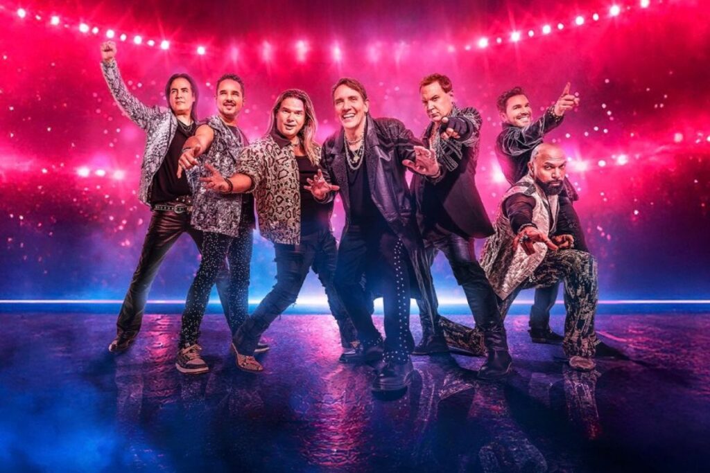 El cartel oficial de los 50 años de Menudo con los integrantes que participarán en la gira