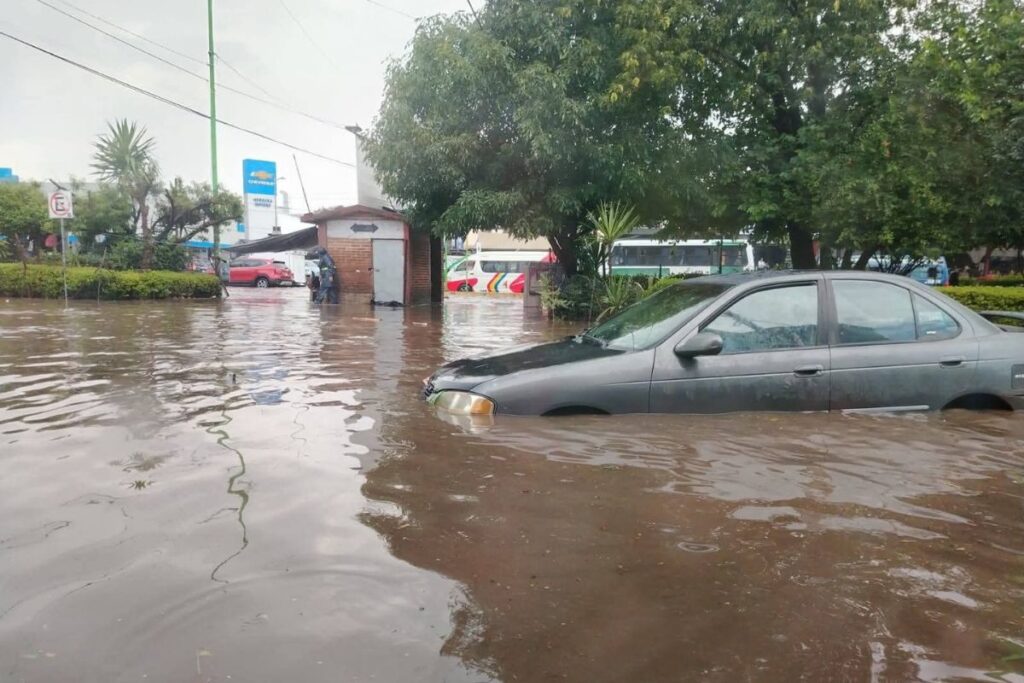 Una de las calles inundadas de Tulancingo tras las lluvias fuertes del pasado viernes 19 de junio