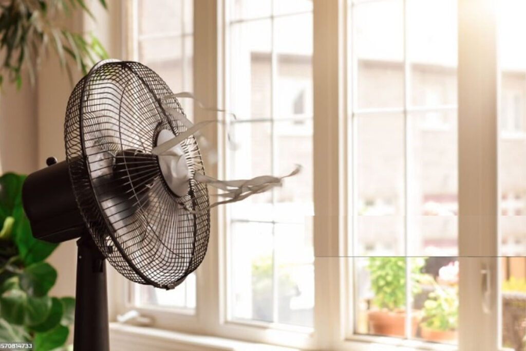 el uso intensivo de ventiladores, aires acondicionados y equipos de refrigeración 