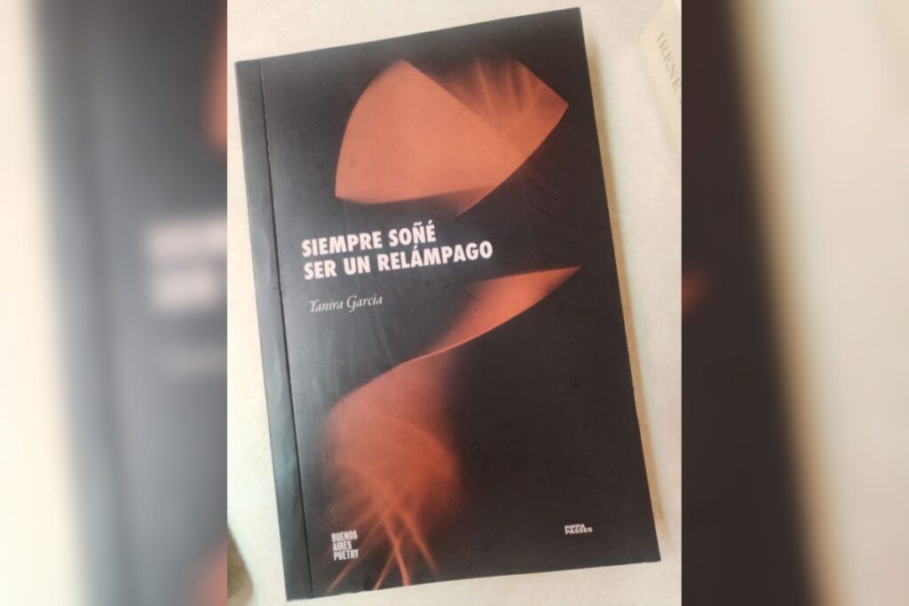 Portada del libro 'Siempre soñé con ser un relámpago' de Yanira García
