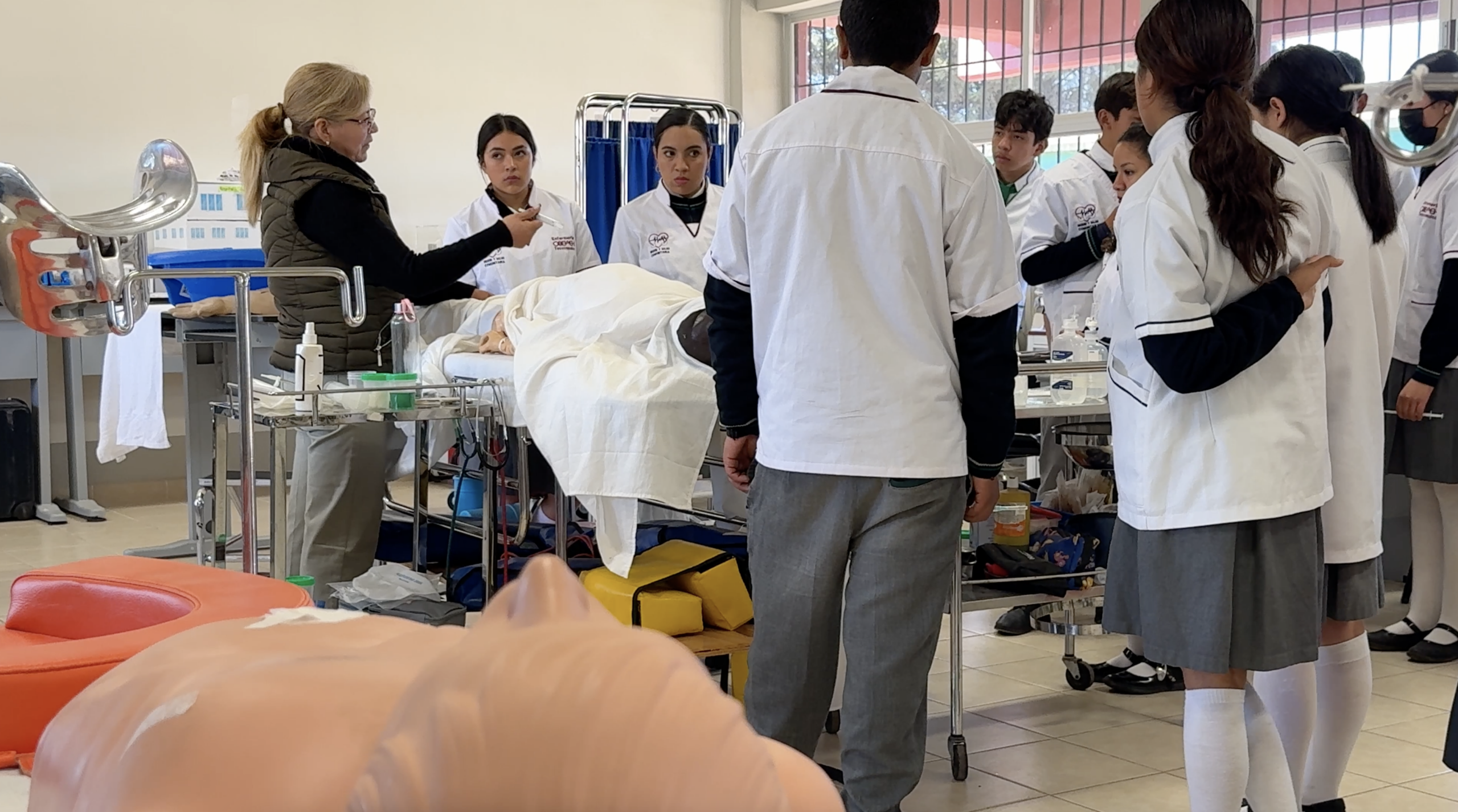 El COBAEH fortalecerá la preparación de mil 100 maestros mediante cursos especializados en tecnología, ciencia y enseñanza
