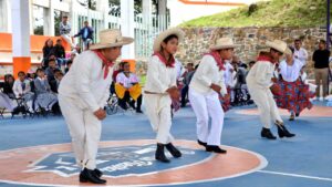 En México la educación básica es obligatoria 