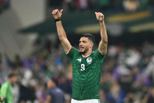 El delantero mexicano suma 48 goles con el Tri y sigue acercándose al récord histórico