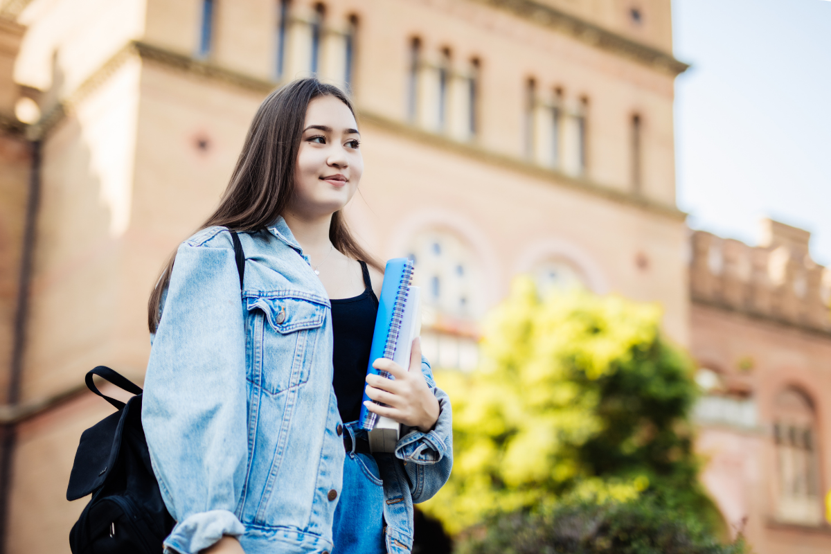 El entorno universitario favorece el intercambio de ideas, la colaboración y el crecimiento profesional de los estudiantes