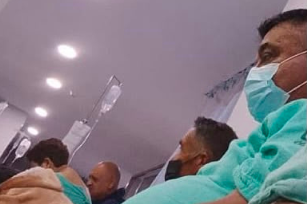 Familiares de un paciente denunciaron falta de atención médica en la Clínica 1 del IMSS Hidalgo, ubicada en Pachuca.