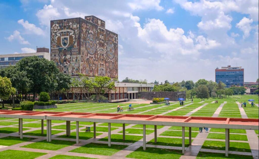 Aspirantes al examen de UNAM fueron contactados mediante grupos privados con ofertas fraudulentas