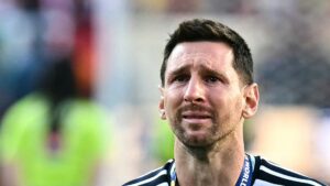 Lionel Messi salió desconsolado tras sumar una derrota mas en el MetLife Stadium