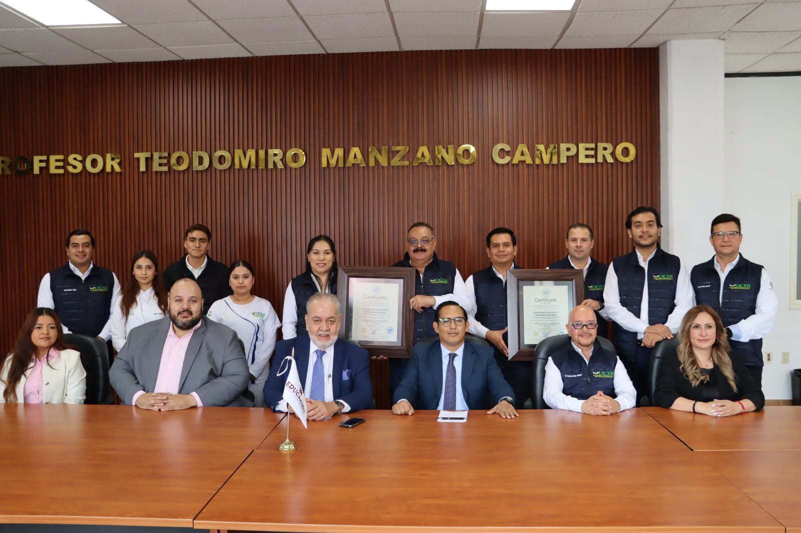 Autoridades entregaron a la UICEH el reconocimiento que avala sus mecanismos de mejora continua