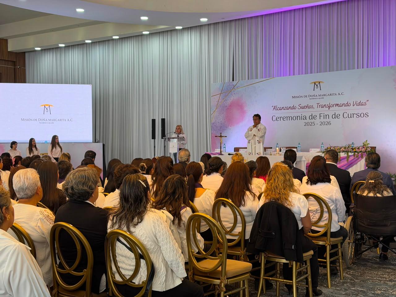 La Fundación ofrece capacitación en distintas especialidades para fortalecer las habilidades y el emprendimiento de las participantes