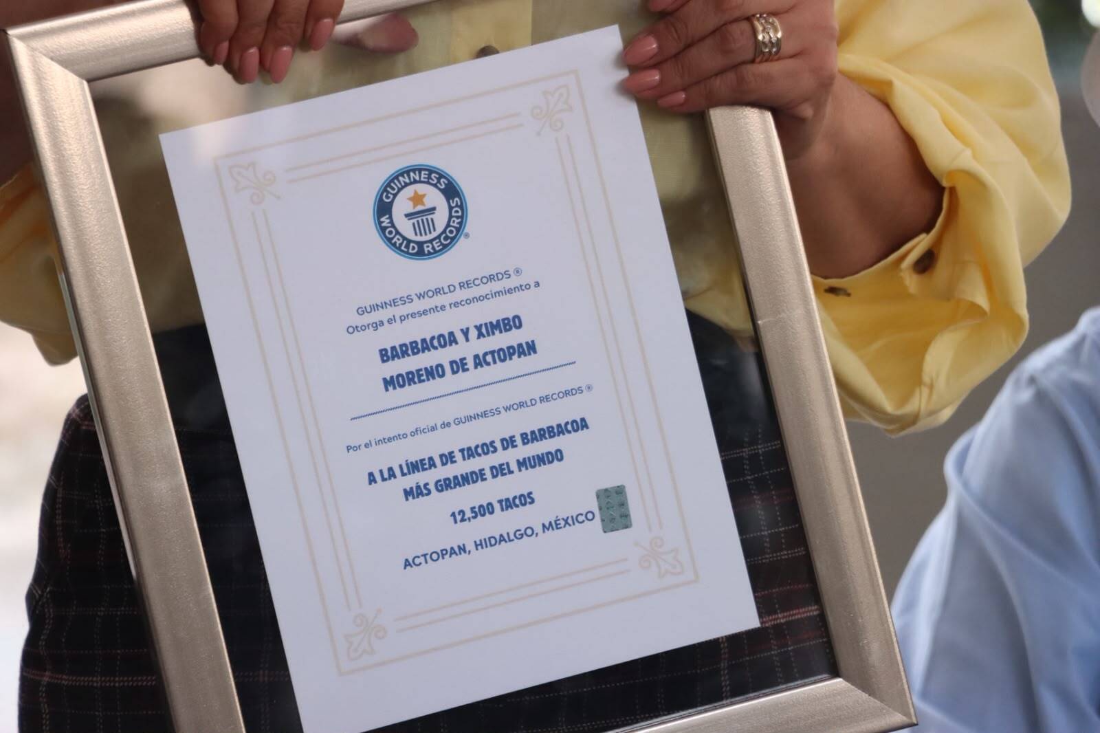 Récord Guinness reconoce la trayectoria de barbacoyeros de Actopan durante los festejos por la fundación del municipio