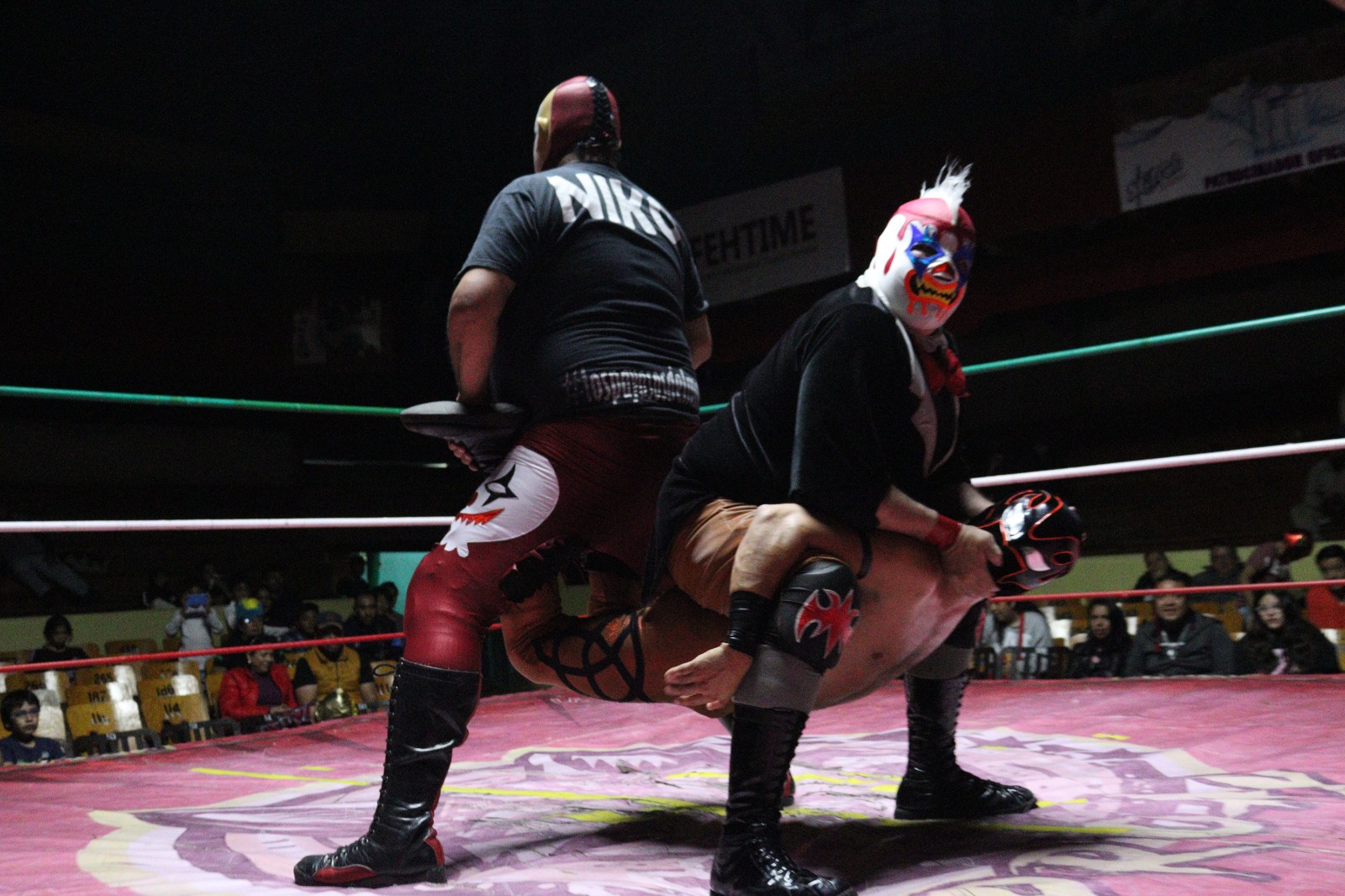 Los integrantes de Los Payasos del Mal, Henry y Niko, protagonizarán la lucha estelar de la Arena Afición.