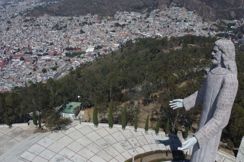 Panorámica de Pachuca desde el monumento al Cristo Rey