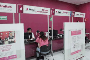 El Instituto Nacional Electoral ofrece diversos trámites relacionados con la Credencial para Votar, desde la inscripción al Padrón Electoral hasta la reposición por robo o extravío, siempre que el ciudadano cumpla con los requisitos establecidos