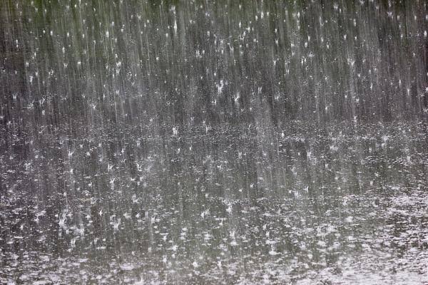 Autoridades meteorológicas recomendaron mantenerse atentos ante posibles tormentas eléctricas y fuertes rachas de viento.